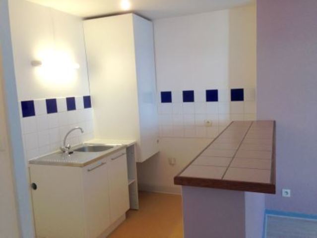 Afficher la photo en grand appartement à louer - 2 pièces - 32.9 m2 - MELUN - 77 - ILE-DE-FRANCE - Century 21 Cerim