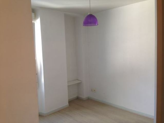 Afficher la photo en grand appartement à louer - 2 pièces - 32.9 m2 - MELUN - 77 - ILE-DE-FRANCE - Century 21 Cerim