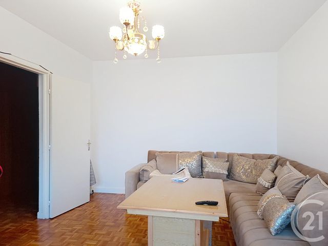 Appartement F2 à vendre VAUX LE PENIL