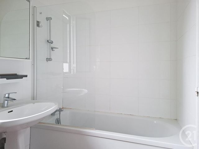 Appartement F6 à vendre - 6 pièces - 119.32 m2 - VAUX LE PENIL - 77 - ILE-DE-FRANCE - Century 21 Cerim