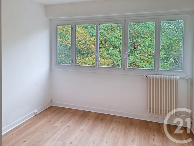 Appartement F6 à vendre - 6 pièces - 119.32 m2 - VAUX LE PENIL - 77 - ILE-DE-FRANCE - Century 21 Cerim