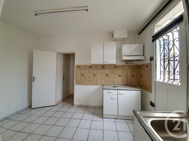 Appartement F2 à louer - 2 pièces - 42.1 m2 - MELUN - 77 - ILE-DE-FRANCE - Century 21 Cerim Appartement F2 à louer - 2 pièces - 42.1 m2 - MELUN - 77 - ILE-DE-FRANCE - Century 21 Cerim