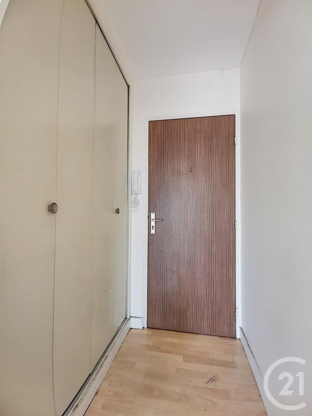 Afficher la photo en grand Appartement F1 à louer - 1 pièce - 33.9 m2 - MELUN - 77 - ILE-DE-FRANCE - Century 21 Cerim