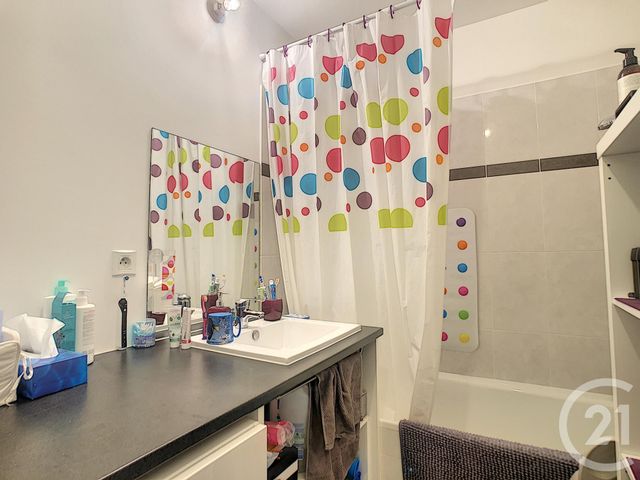 Afficher la photo en grand Appartement F4 à vendre - 4 pièces - 84.71 m2 - DAMMARIE LES LYS - 77 - ILE-DE-FRANCE - Century 21 Cerim