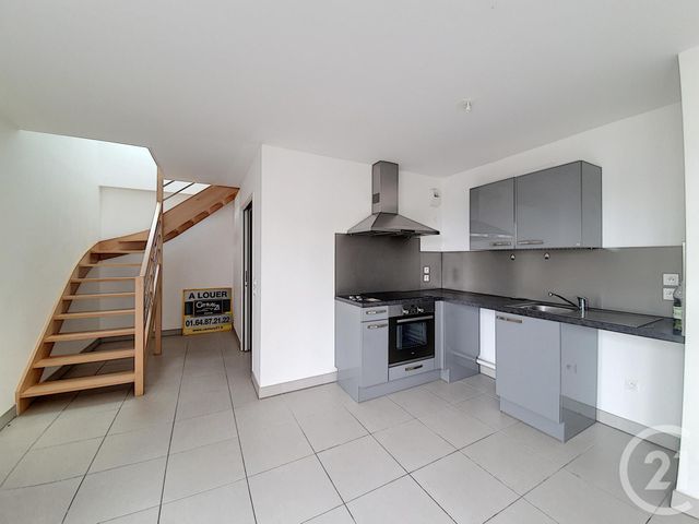 Appartement F3 à louer - 3 pièces - 60.8 m2 - MELUN - 77 - ILE-DE-FRANCE - Century 21 Cerim Appartement F3 à louer - 3 pièces - 60.8 m2 - MELUN - 77 - ILE-DE-FRANCE - Century 21 Cerim