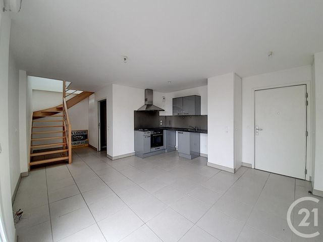 Appartement F3 à louer - 3 pièces - 60.8 m2 - MELUN - 77 - ILE-DE-FRANCE - Century 21 Cerim Appartement F3 à louer - 3 pièces - 60.8 m2 - MELUN - 77 - ILE-DE-FRANCE - Century 21 Cerim