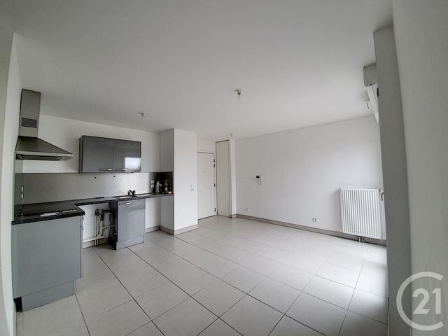 Appartement F3 à louer - 3 pièces - 60.8 m2 - MELUN - 77 - ILE-DE-FRANCE - Century 21 Cerim Appartement F3 à louer - 3 pièces - 60.8 m2 - MELUN - 77 - ILE-DE-FRANCE - Century 21 Cerim