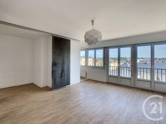 Appartement F1 à louer - 1 pièce - 44.0 m2 - MELUN - 77 - ILE-DE-FRANCE - Century 21 Cerim