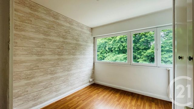 Afficher la photo en grand Appartement F4 à vendre - 4 pièces - 80.0 m2 - VAUX LE PENIL - 77 - ILE-DE-FRANCE - Century 21 Cerim