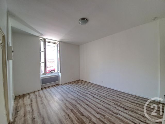 Appartement F2 à louer - 2 pièces - 34.0 m2 - MELUN - 77 - ILE-DE-FRANCE - Century 21 Cerim