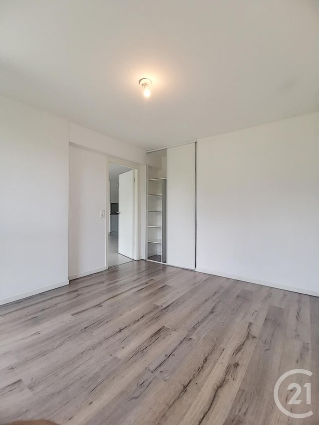 Appartement T2 à louer - 2 pièces - 40.7 m2 - MELUN - 77 - ILE-DE-FRANCE - Century 21 Cerim Appartement T2 à louer - 2 pièces - 40.7 m2 - MELUN - 77 - ILE-DE-FRANCE - Century 21 Cerim