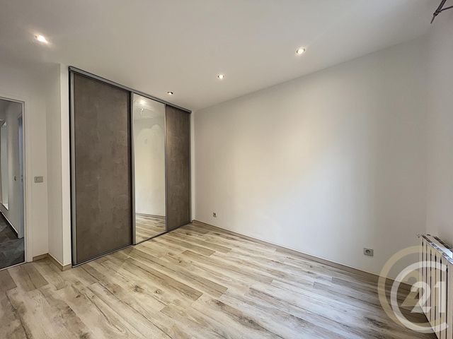 Appartement F4 à louer - 4 pièces - 79.0 m2 - MELUN - 77 - ILE-DE-FRANCE - Century 21 Cerim Appartement F4 à louer - 4 pièces - 79.0 m2 - MELUN - 77 - ILE-DE-FRANCE - Century 21 Cerim