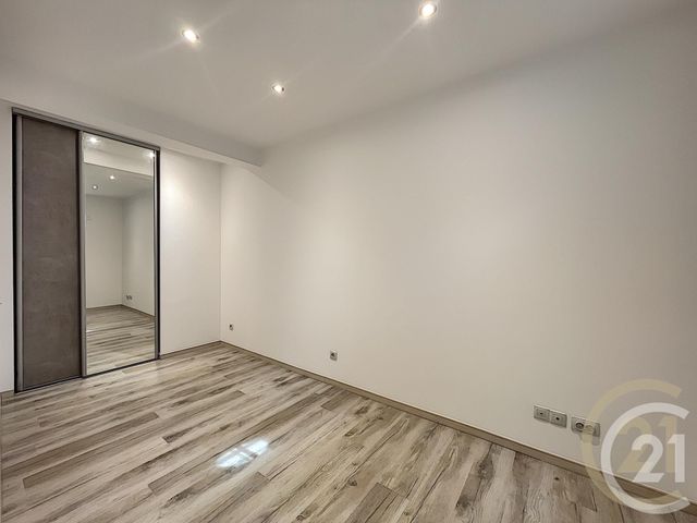 Appartement F4 à louer - 4 pièces - 79.0 m2 - MELUN - 77 - ILE-DE-FRANCE - Century 21 Cerim Appartement F4 à louer - 4 pièces - 79.0 m2 - MELUN - 77 - ILE-DE-FRANCE - Century 21 Cerim