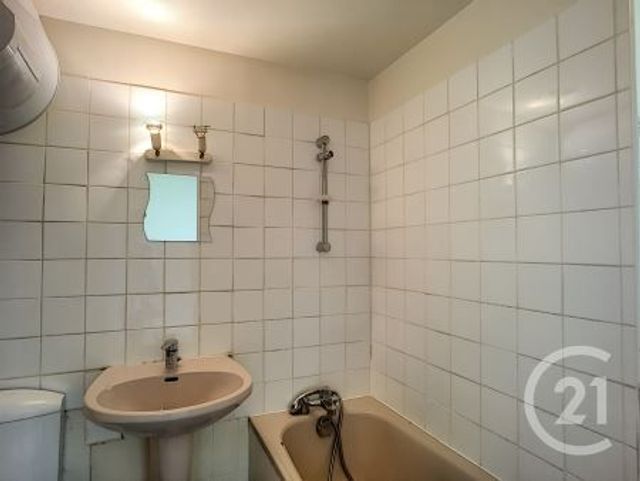 Appartement T1 à louer - 1 pièce - 19.6 m2 - MELUN - 77 - ILE-DE-FRANCE - Century 21 Cerim Appartement T1 à louer - 1 pièce - 19.6 m2 - MELUN - 77 - ILE-DE-FRANCE - Century 21 Cerim