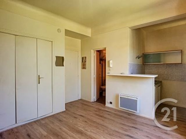 Appartement T1 à louer - 1 pièce - 19.6 m2 - MELUN - 77 - ILE-DE-FRANCE - Century 21 Cerim Appartement T1 à louer - 1 pièce - 19.6 m2 - MELUN - 77 - ILE-DE-FRANCE - Century 21 Cerim
