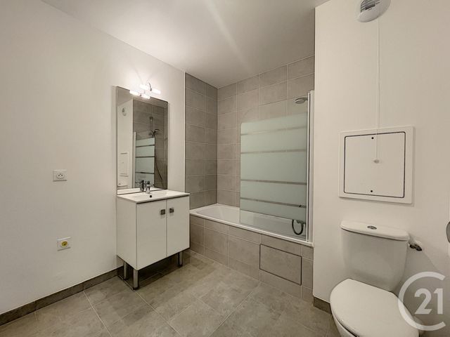 Appartement F2 à louer - 2 pièces - 38.6 m2 - MELUN - 77 - ILE-DE-FRANCE - Century 21 Cerim Appartement F2 à louer - 2 pièces - 38.6 m2 - MELUN - 77 - ILE-DE-FRANCE - Century 21 Cerim