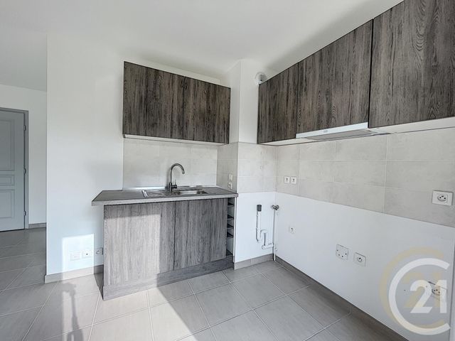 Appartement F3 à louer - 3 pièces - 57.43 m2 - DAMMARIE LES LYS - 77 - ILE-DE-FRANCE - Century 21 Cerim Appartement F3 à louer - 3 pièces - 57.43 m2 - DAMMARIE LES LYS - 77 - ILE-DE-FRANCE - Century 21 Cerim