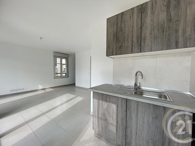 Appartement F3 à louer - 3 pièces - 57.43 m2 - DAMMARIE LES LYS - 77 - ILE-DE-FRANCE - Century 21 Cerim Appartement F3 à louer - 3 pièces - 57.43 m2 - DAMMARIE LES LYS - 77 - ILE-DE-FRANCE - Century 21 Cerim