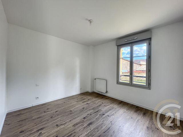 Appartement F3 à louer - 3 pièces - 57.43 m2 - DAMMARIE LES LYS - 77 - ILE-DE-FRANCE - Century 21 Cerim Appartement F3 à louer - 3 pièces - 57.43 m2 - DAMMARIE LES LYS - 77 - ILE-DE-FRANCE - Century 21 Cerim