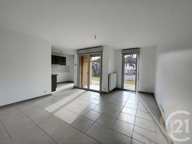 Appartement F3 à louer - 3 pièces - 57.43 m2 - DAMMARIE LES LYS - 77 - ILE-DE-FRANCE - Century 21 Cerim Appartement F3 à louer - 3 pièces - 57.43 m2 - DAMMARIE LES LYS - 77 - ILE-DE-FRANCE - Century 21 Cerim