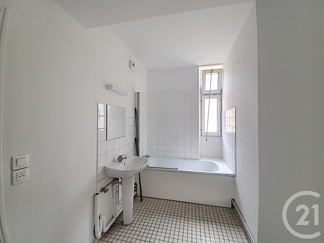 Afficher la photo en grand Appartement F3 à louer - 3 pièces - 52.8 m2 - MELUN - 77 - ILE-DE-FRANCE - Century 21 Cerim