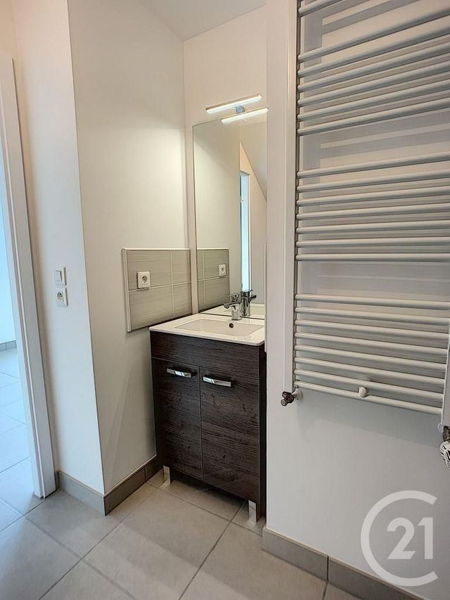 Afficher la photo en grand Appartement F2 à louer - 2 pièces - 45.35 m2 - MELUN - 77 - ILE-DE-FRANCE - Century 21 Cerim