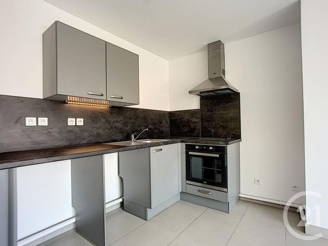 Afficher la photo en grand Appartement F2 à louer - 2 pièces - 45.35 m2 - MELUN - 77 - ILE-DE-FRANCE - Century 21 Cerim
