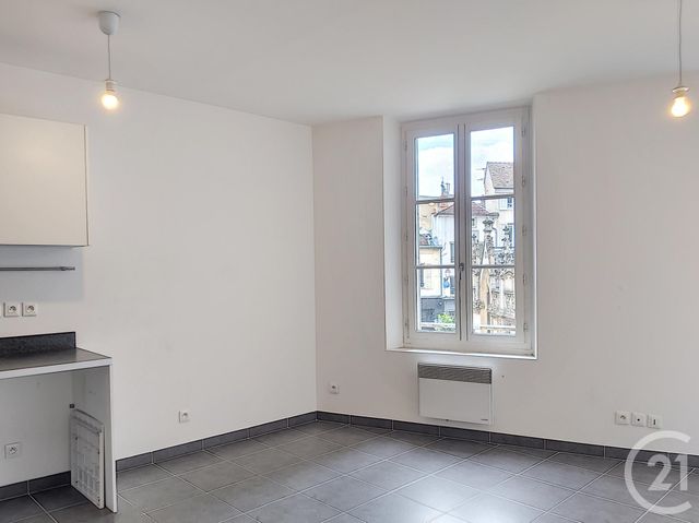 Afficher la photo en grand Studio à vendre - 1 pièce - 26.18 m2 - MELUN - 77 - ILE-DE-FRANCE - Century 21 Cerim