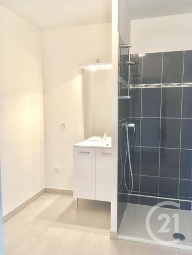 Afficher la photo en grand Appartement F2 à louer - 2 pièces - 49.2 m2 - DAMMARIE LES LYS - 77 - ILE-DE-FRANCE - Century 21 Cerim