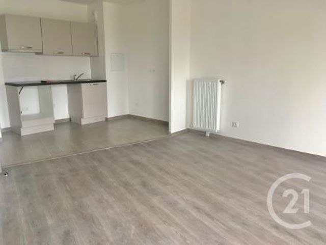 Afficher la photo en grand Appartement F2 à louer - 2 pièces - 49.2 m2 - DAMMARIE LES LYS - 77 - ILE-DE-FRANCE - Century 21 Cerim