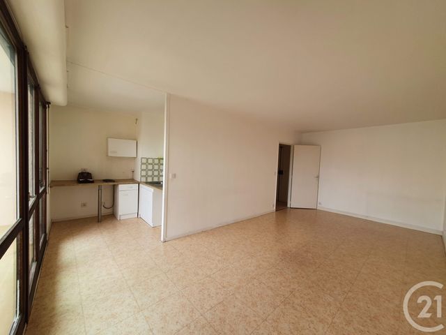 Afficher la photo en grand Appartement F1 à louer - 1 pièce - 35.8 m2 - MELUN - 77 - ILE-DE-FRANCE - Century 21 Cerim