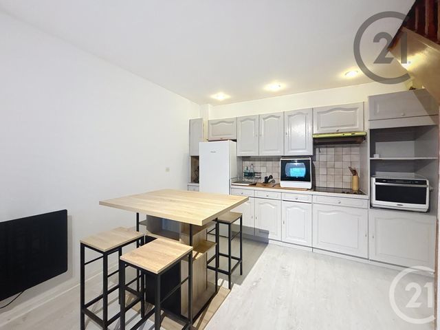 Appartement Duplex à louer - 2 pièces - 32.35 m2 - MELUN - 77 - ILE-DE-FRANCE - Century 21 Cerim