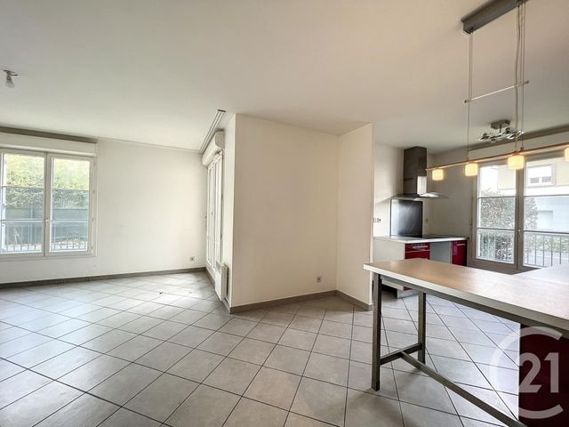 Appartement F3 à louer - 3 pièces - 60.9 m2 - COMBS LA VILLE - 77 - ILE-DE-FRANCE - Century 21 Cerim