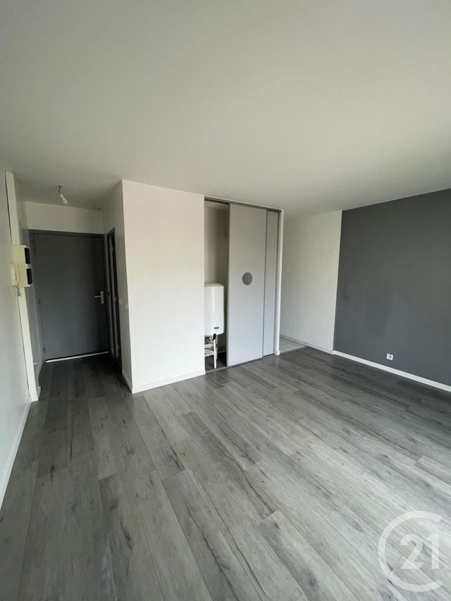 Studio à louer - 1 pièce - 23.88 m2 - DAMMARIE LES LYS - 77 - ILE-DE-FRANCE - Century 21 Cerim
