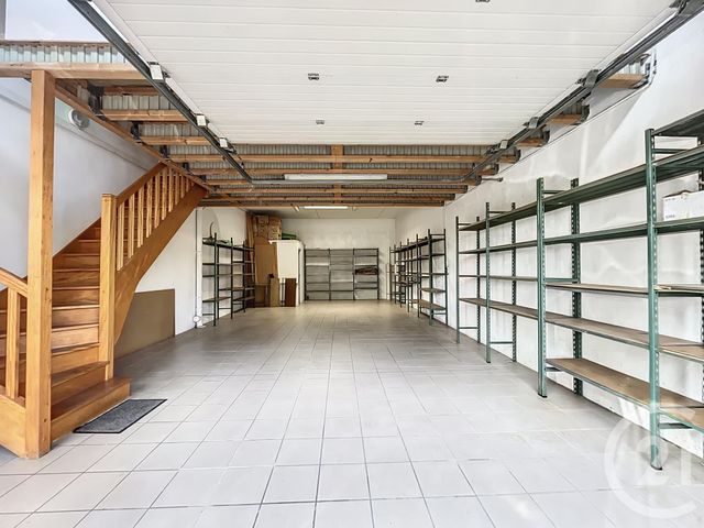 Local à louer - 1 pièce - 65.54 m2 - ST PIERRE DU PERRAY - 91 - ILE-DE-FRANCE - Century 21 Cerim