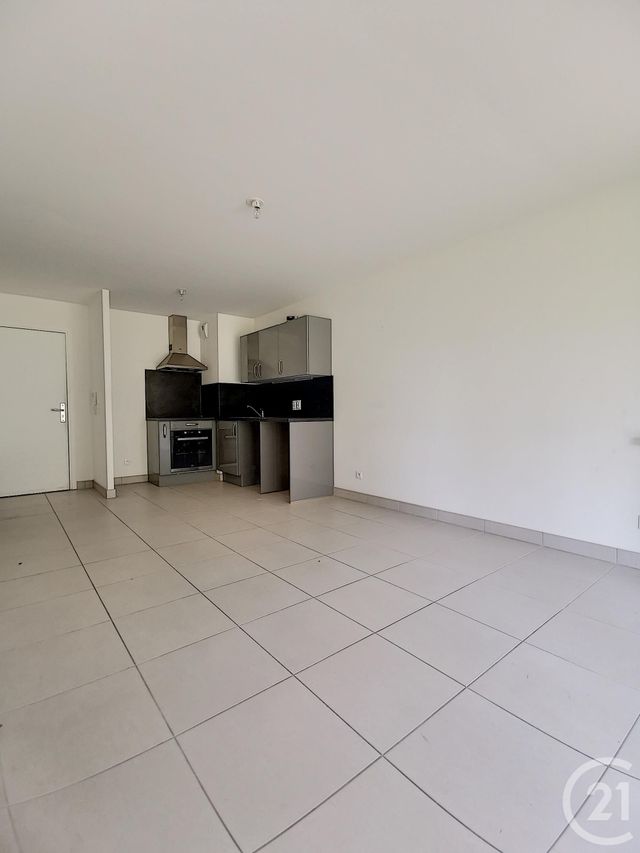 Appartement F2 à louer - 2 pièces - 39.2 m2 - MELUN - 77 - ILE-DE-FRANCE - Century 21 Cerim