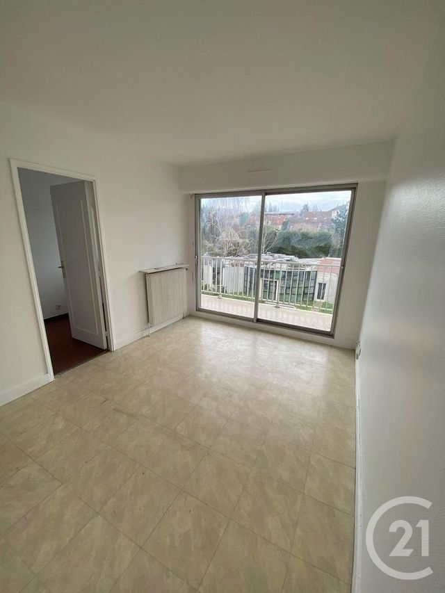 Studio à louer - 1 pièce - 24.6 m2 - MELUN - 77 - ILE-DE-FRANCE - Century 21 Cerim