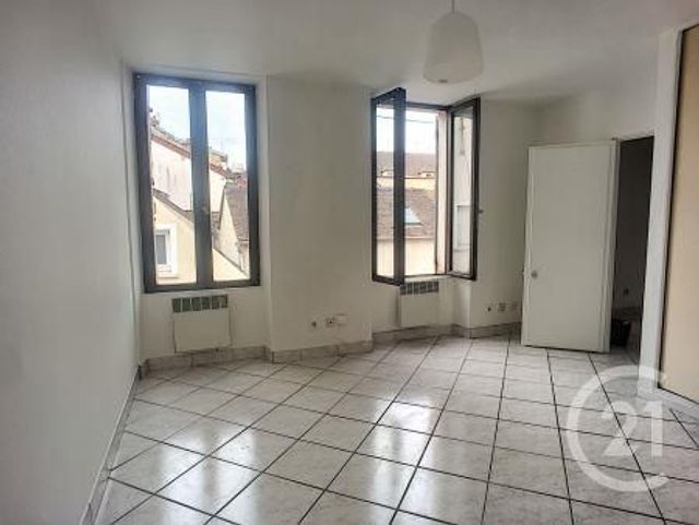 Appartement F1 à louer - 1 pièce - 24.7 m2 - MELUN - 77 - ILE-DE-FRANCE - Century 21 Cerim