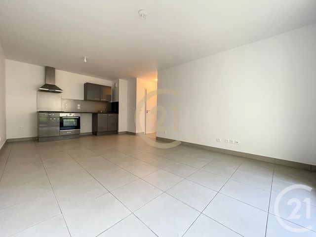 Appartement F3 à louer - 3 pièces - 57.4 m2 - MELUN - 77 - ILE-DE-FRANCE - Century 21 Cerim