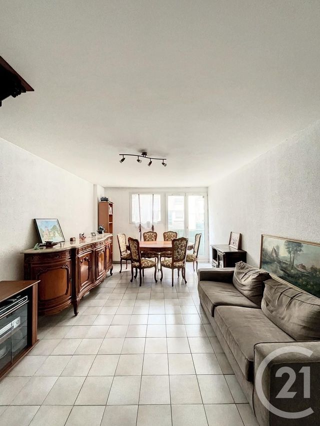 Appartement F3 à vendre - 3 pièces - 62.62 m2 - SAVIGNY LE TEMPLE - 77 - ILE-DE-FRANCE - Century 21 Cerim
