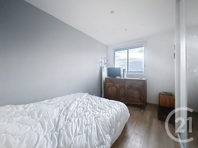 Appartement F4 à vendre - 4 pièces - 69.86 m2 - LA ROCHETTE - 77 - ILE-DE-FRANCE - Century 21 Cerim