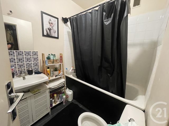 Appartement F2 à vendre - 2 pièces - 47.0 m2 - MELUN - 77 - ILE-DE-FRANCE - Century 21 Cerim
