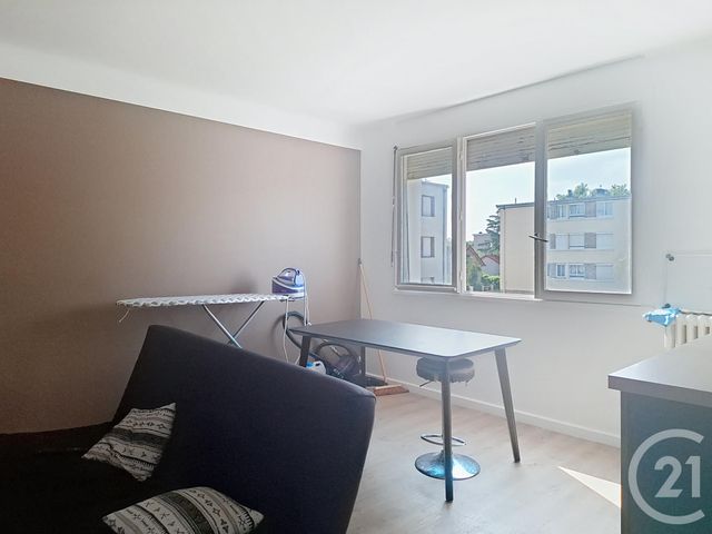 Appartement F3 à vendre - 3 pièces - 52.74 m2 - LA ROCHETTE - 77 - ILE-DE-FRANCE - Century 21 Cerim