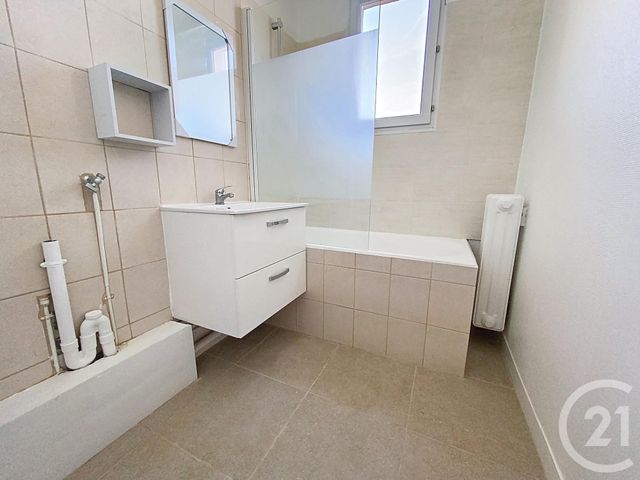 Appartement à vendre - 3 pièces - 55.0 m2 - MELUN - 77 - ILE-DE-FRANCE - Century 21 Cerim