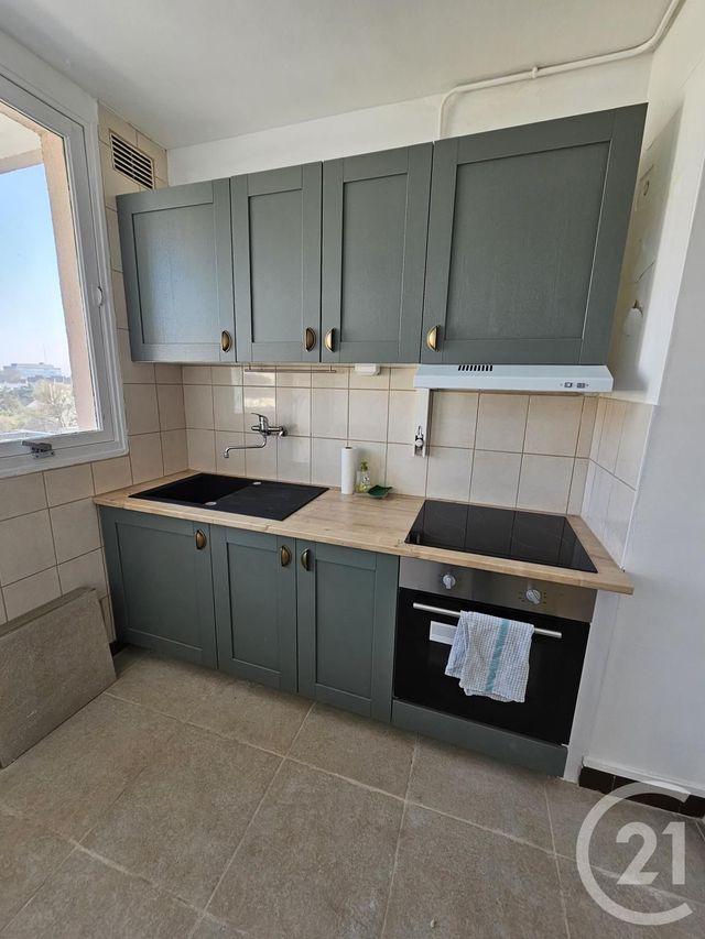 Appartement à vendre - 3 pièces - 55.0 m2 - MELUN - 77 - ILE-DE-FRANCE - Century 21 Cerim