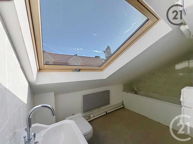 Appartement F5 à louer - 5 pièces - 70.86 m2 - LE MEE SUR SEINE - 77 - ILE-DE-FRANCE - Century 21 Cerim