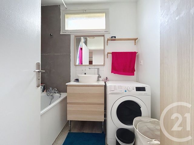 Appartement à vendre - 3 pièces - 72.31 m2 - MELUN - 77 - ILE-DE-FRANCE - Century 21 Cerim