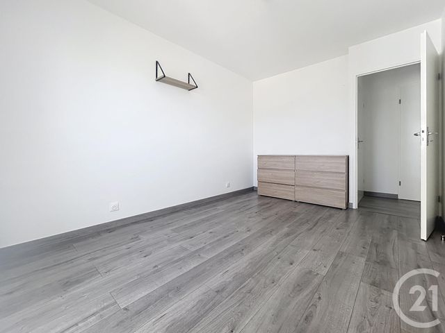 Appartement F3 à vendre - 3 pièces - 57.2 m2 - MELUN - 77 - ILE-DE-FRANCE - Century 21 Cerim