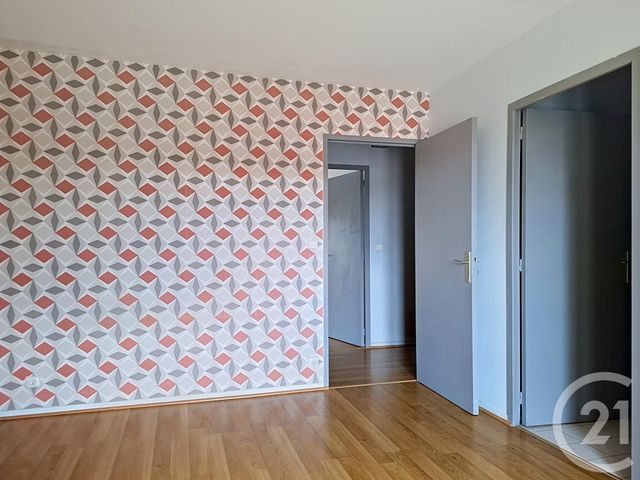 Appartement F2 à vendre - 2 pièces - 56.0 m2 - MELUN - 77 - ILE-DE-FRANCE - Century 21 Cerim
