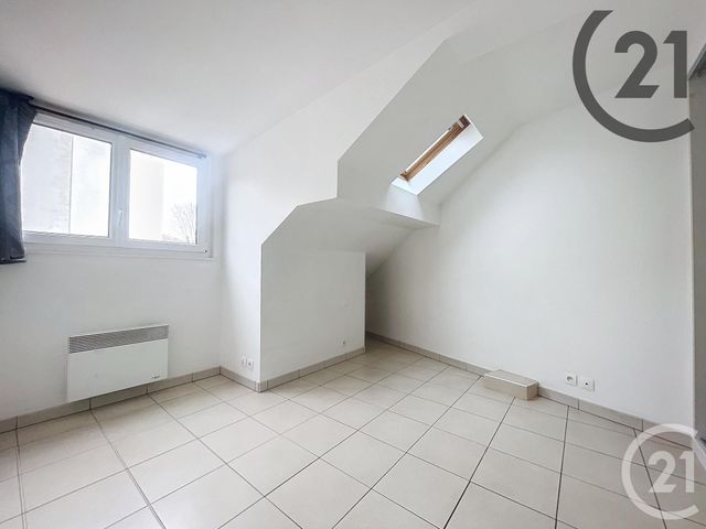 Appartement F2 à louer - 2 pièces - 31.0 m2 - MELUN - 77 - ILE-DE-FRANCE - Century 21 Cerim